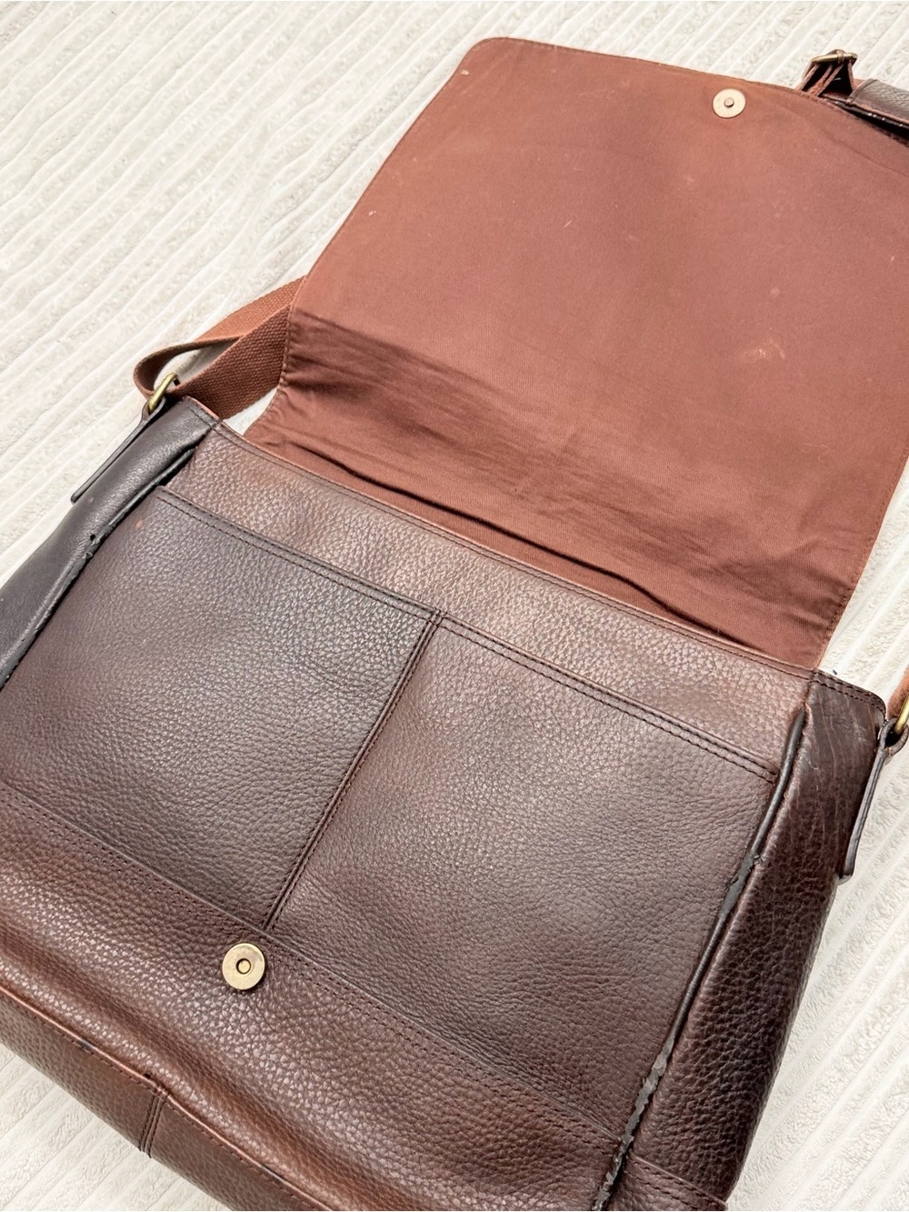 Marks & Spencer Brown Leather Messenger Bag - Classic Travel Crossbody - Picture 2 of 9
